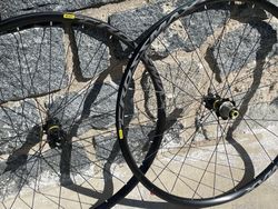 29" Mavic Crossmax Boost, lehká, zadni naboj na opravu