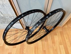 Zapletená kola Specialized Roval Traverse, 29", boost, 30 mm šířka, ořech XD