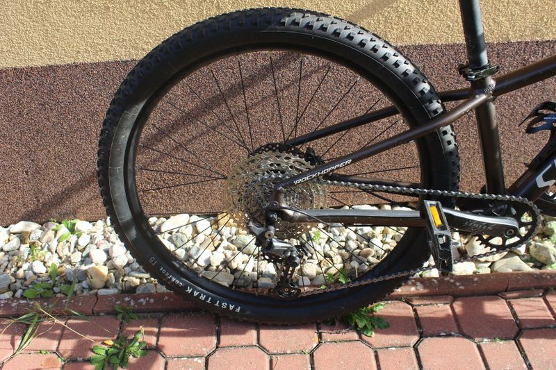 Specialized Rockhopper Elite XS ,kola 27.5 vzduchová vidlice, Deore 1x11.