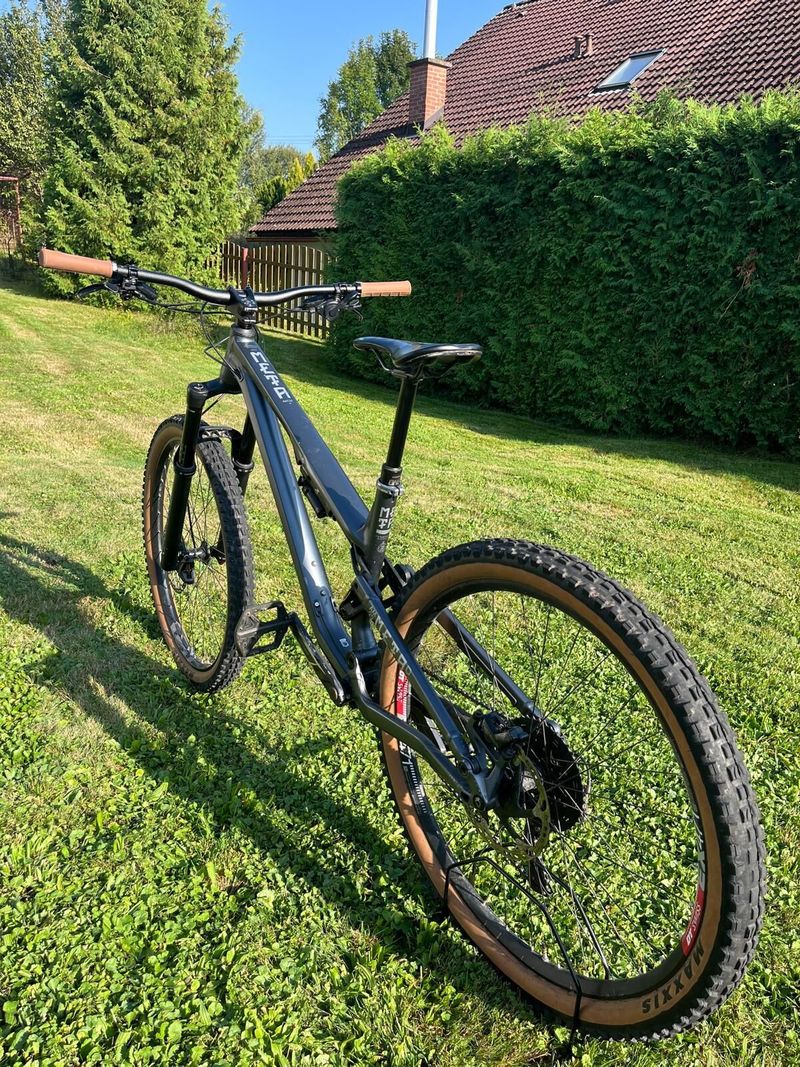 Commencal meta 