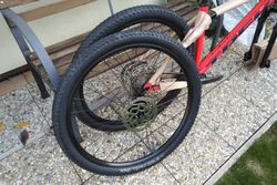 Kola Bontrager Kovee Boost 29" TLR Disc, pevné osy 