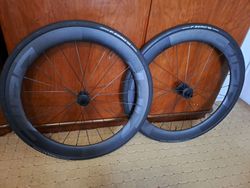 Bezdušová silniční kola Zipp 404 Firecrest Carbon Disc