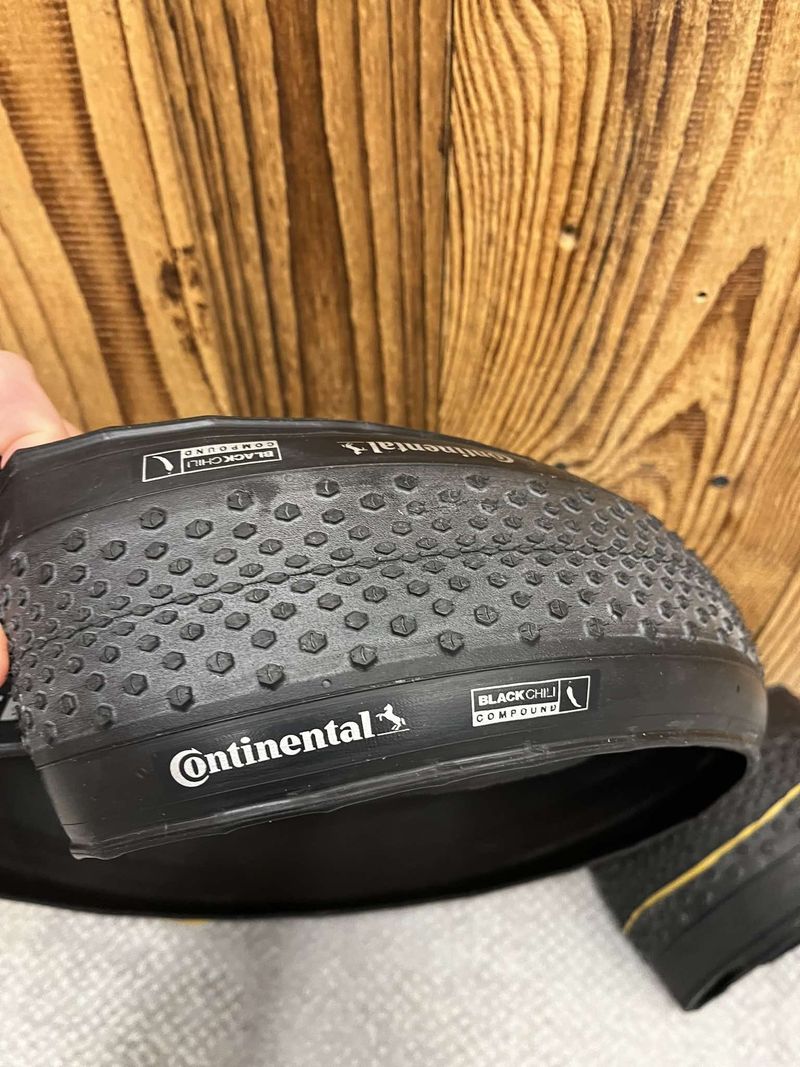 Continental Terra Speed 700x40C Black-Chili Nové