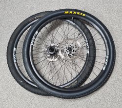 Kola Giant S-XC2 29" - zadní RU 135mm, přední 15x100mm