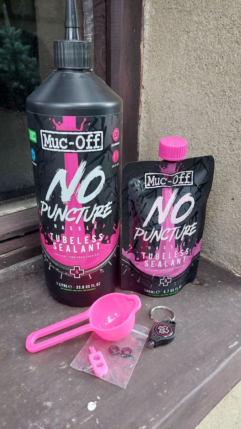 Muc Off No Puncture Hassle MTB Sealant tmel 1 litr 