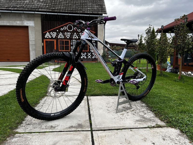 Mondraker Superfoxy Carbon R 