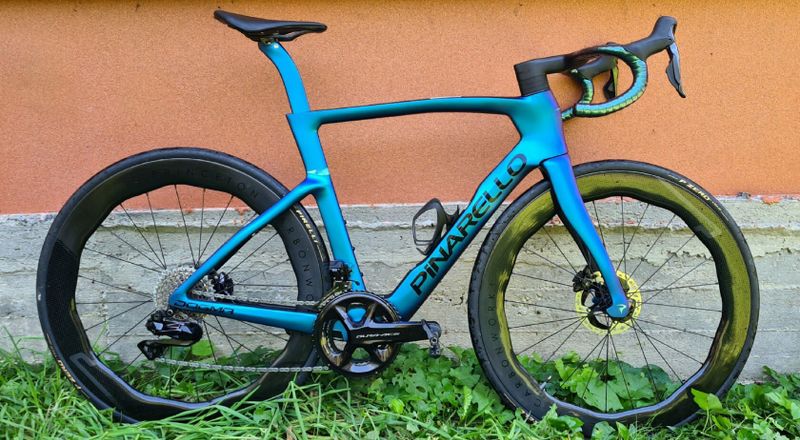 Pinarello dogma F 2025