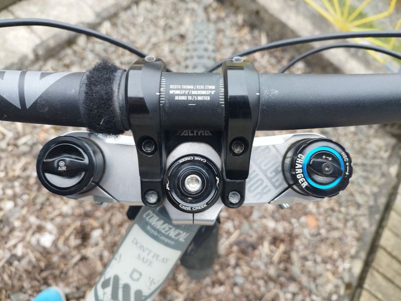 Prodám nebo vyměním sjezdovou vidlici rockshox boxxer ultimate 