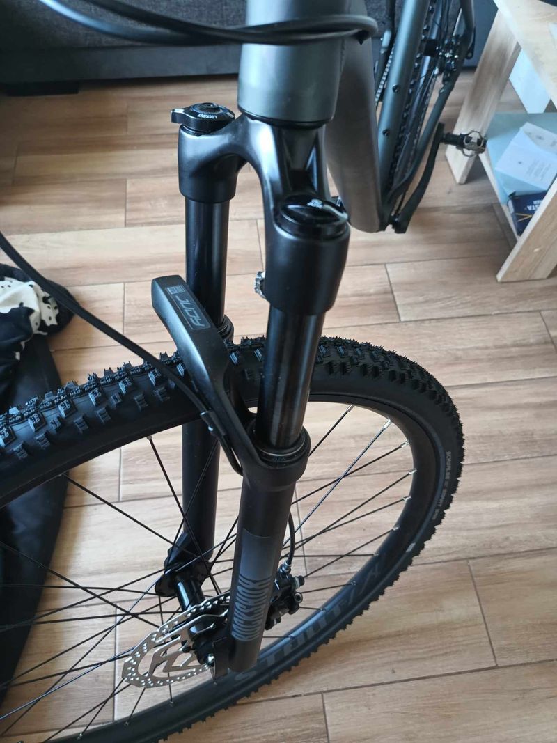 Odpružená vidlice Rock Shox - Judy, tk Air, 29"