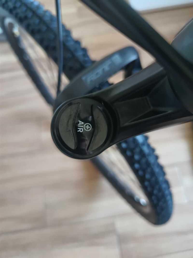 Odpružená vidlice Rock Shox - Judy, tk Air, 29"