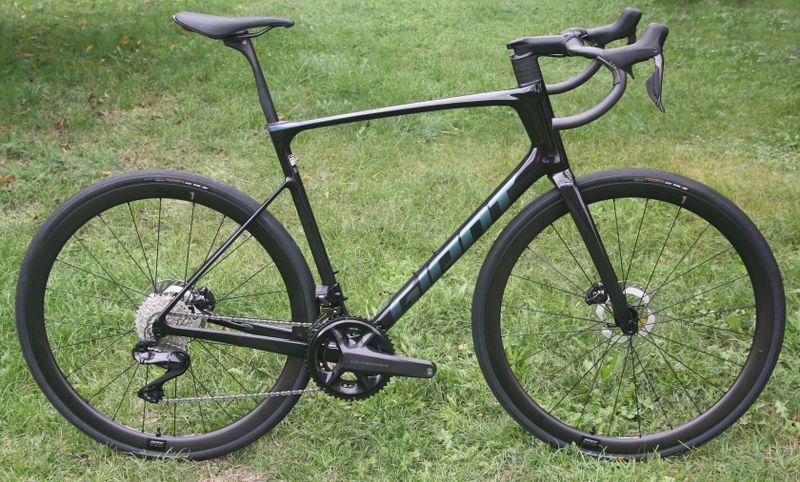 GIANT Defy Advanced Pro 0 Di2 2024 – špičkové endurance silniční kolo - NOVÉ