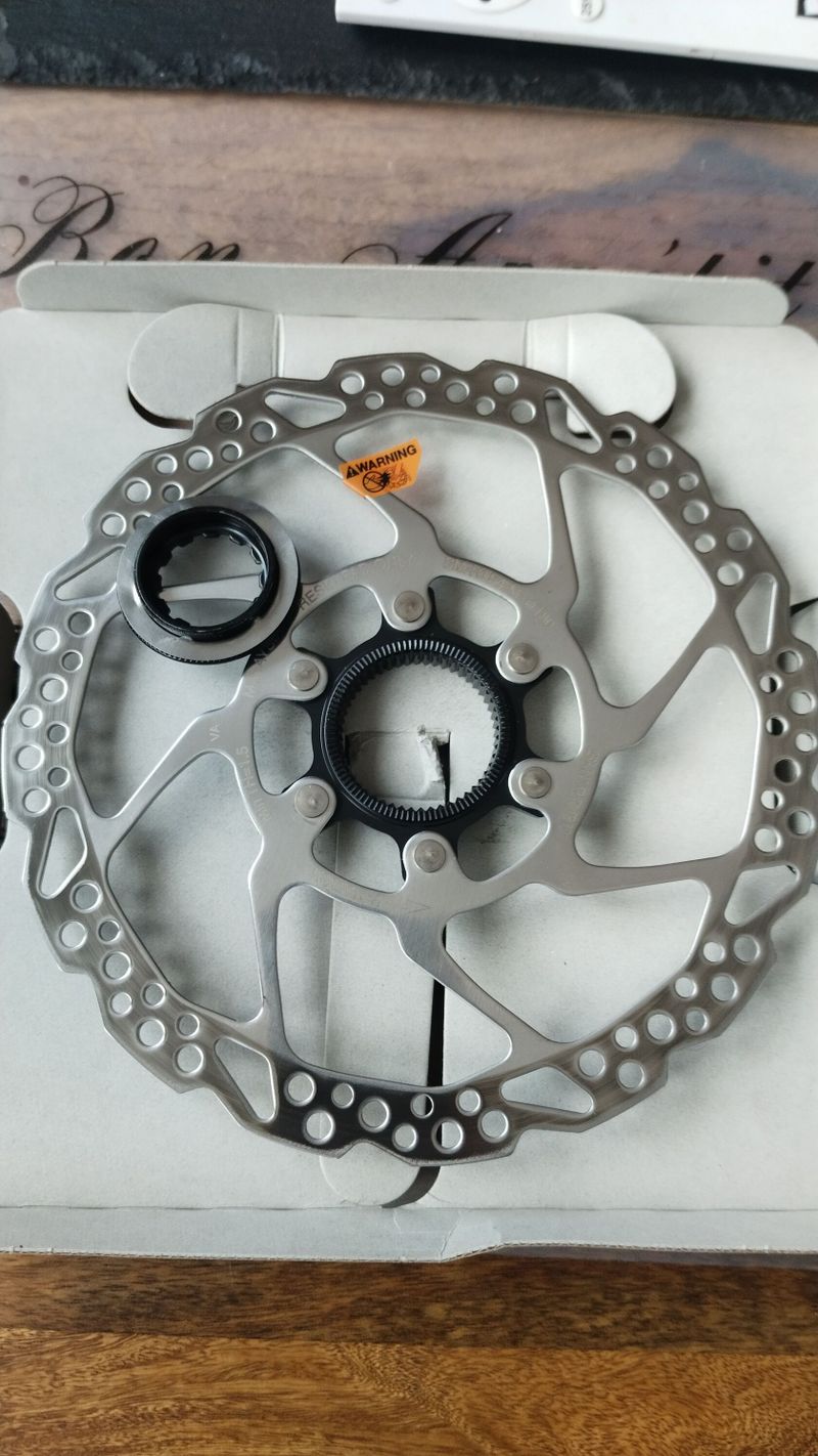 Shimano MT 501 Disc Brake 