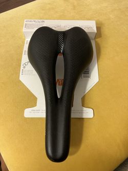 Sedlo Bontrager Ajna Comp Model 531083