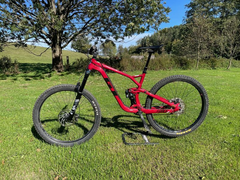 GT Force 29 Comp L