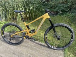 Santa Cruz Bronson V4 CC velikost L