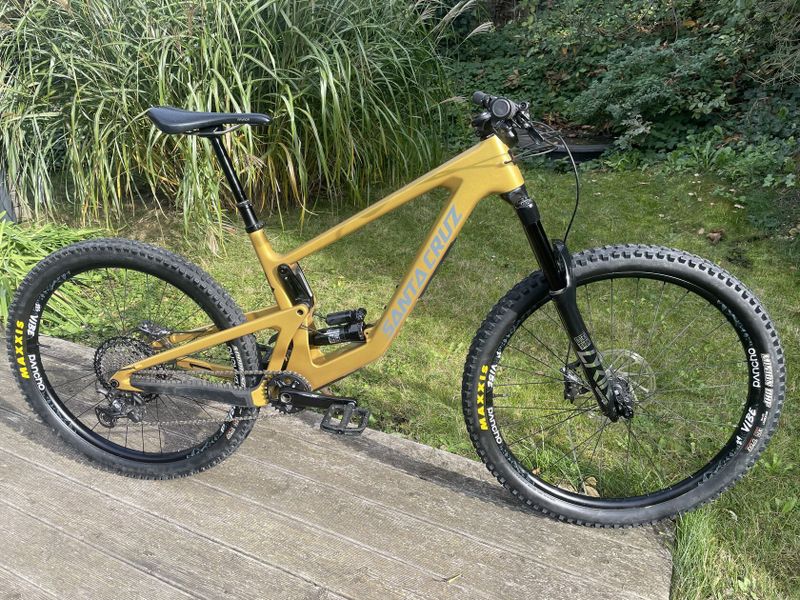 Santa Cruz Bronson V4 CC velikost L