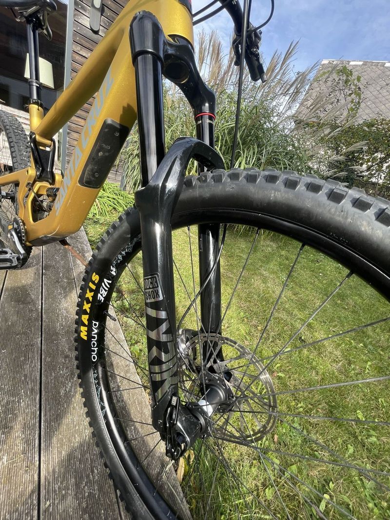 Santa Cruz Bronson V4 CC velikost L