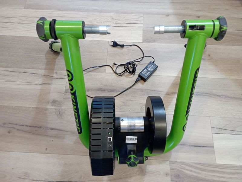 Prodám Kinetic Road Machine T-6100 Smart Control