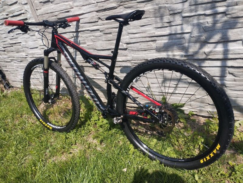 Specialized Epic celoodpružené kolo v dobrém stavu