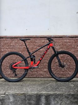 TREK FUEL EX 7 NX L 29 BK-RD 2023