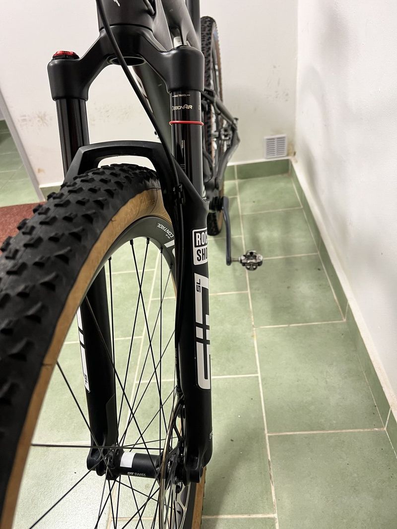 Specialized Epic carbon velikost XL 