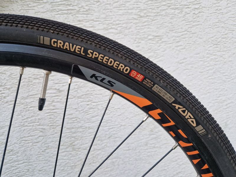 Gravel Kellys Soot 30