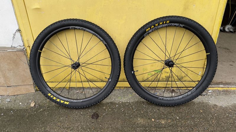 Zapletená boost kola Mavic Crossmax 27,5