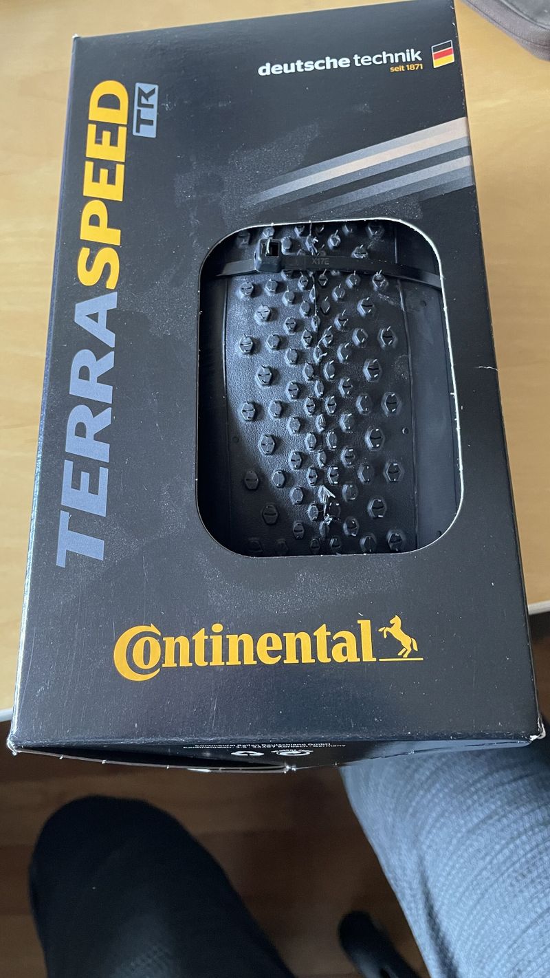 Prodám nové nenasazené pláště Continental TerraSpeed TR 27,5x,5 tedy 650 x 40B