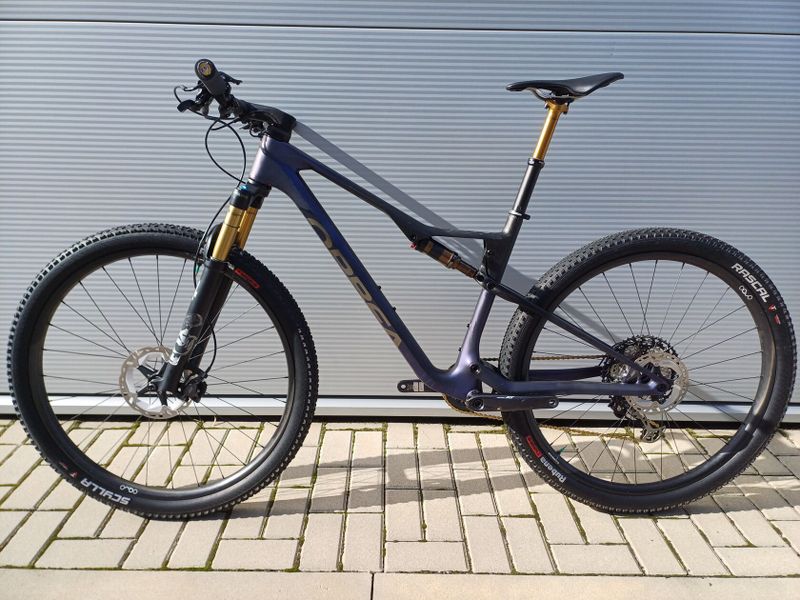 Prodám celoodpružené horské kola Orbea OIZ M-pro 2024 velikost L