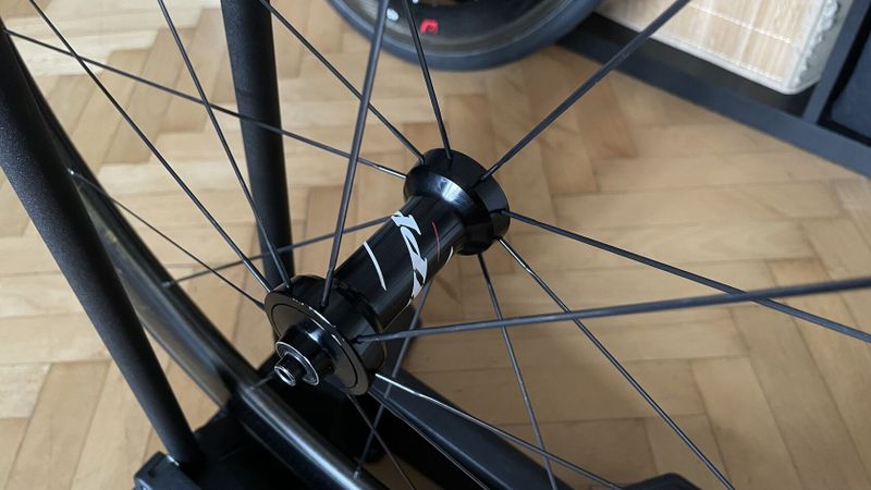 ZIPP 404 Firecrest / galuska / ořech Shimano 11s