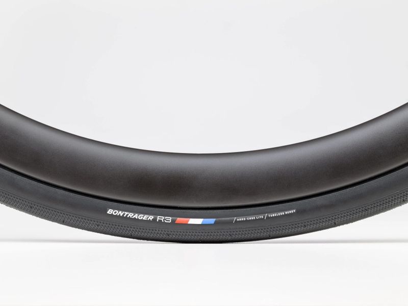 Bontrager R3 Hard-Case Lite TLR 700c x 32"