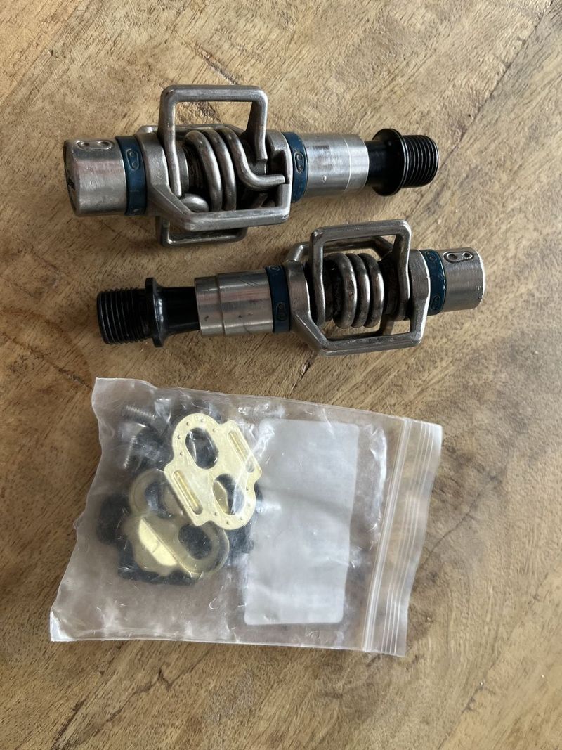 Crankbrothers Eggbeater 3 + nové neorigo kufry