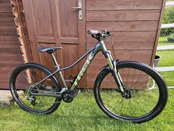 Horské kolo Trek Marlin 5 Lithium Grey 27,5“ 2022