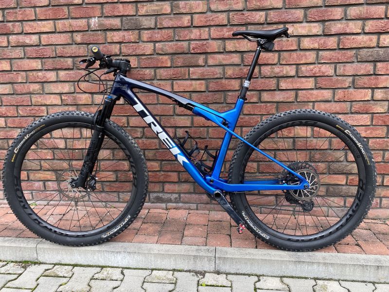 TREK Supercaliber XL 2022 - Navy Smoke to Alpine Blue Fade