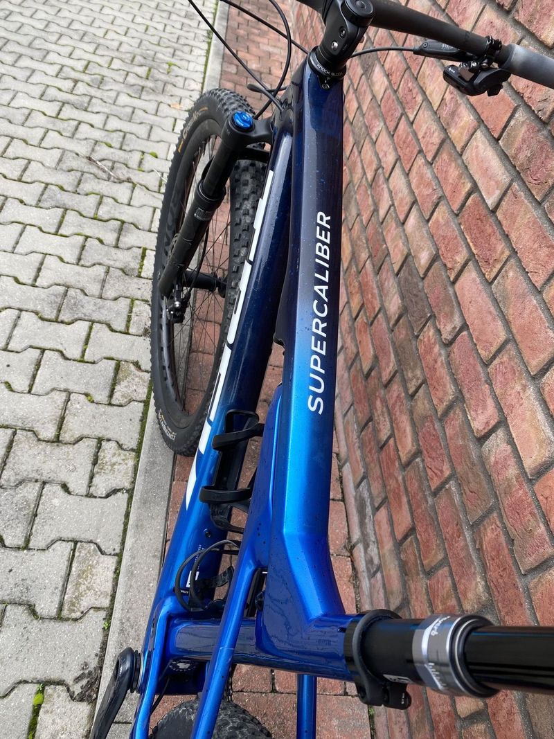 TREK Supercaliber XL 2022 - Navy Smoke to Alpine Blue Fade