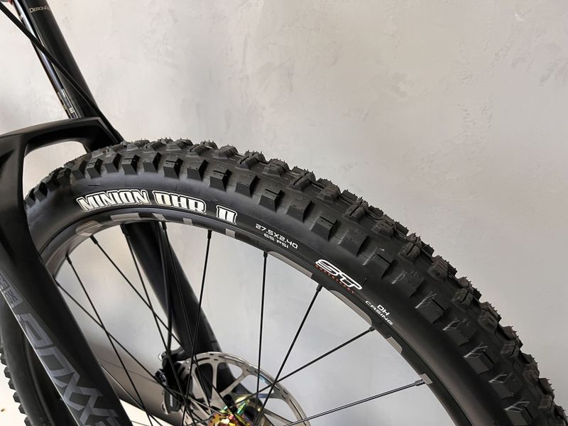 Nový sjezďák NS Bikes FUZZ 275 vel. L