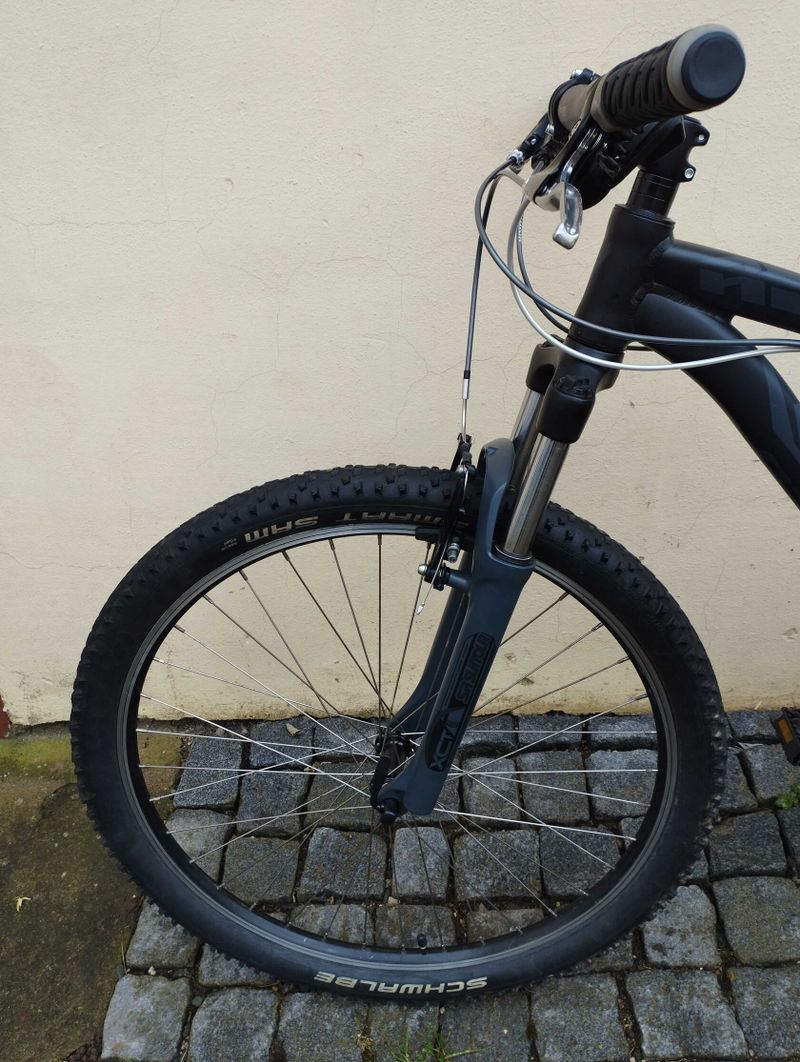 Horské kolo Specialized Hardrock 27,5; vel. rámu 16" pro výšku 155-165cm, 3x8 rychl