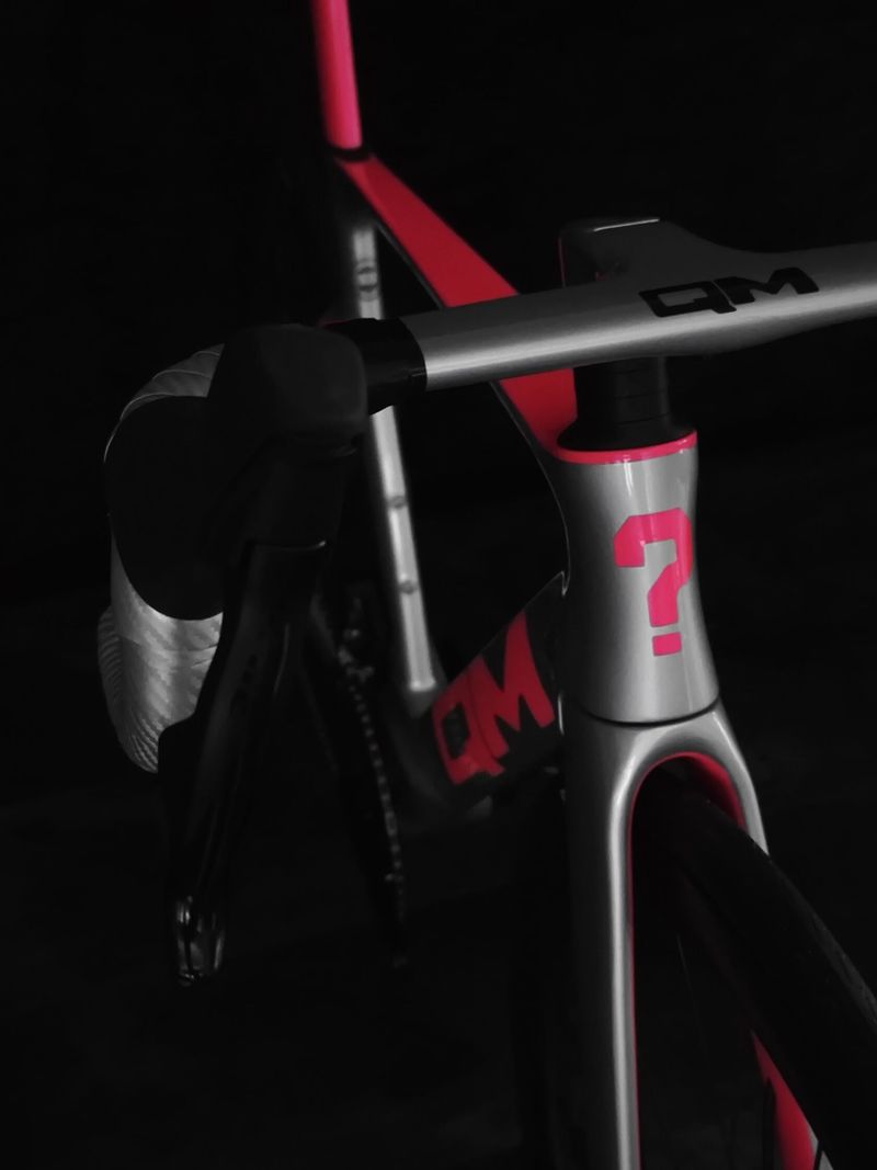 Silniční kolo QM R30 SRAM Rival eTap AXS 