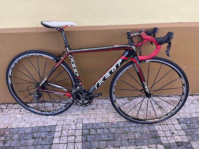 Celokarbonove silniční kolo Felt, vel.S/52cm, 2x10s Shimano 105, Mavic Ksyrium