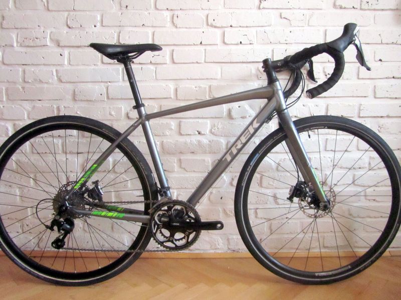 TREK CHECKPOINT na Shimano 105, 53 cm. Super stav