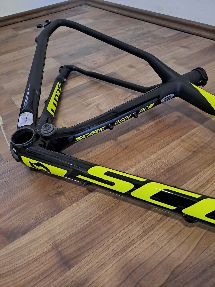 Nový karbonový rám SCOTT SCALE 900 RC / 29er / tepered / velikosti M a XL / i oranžové provedení