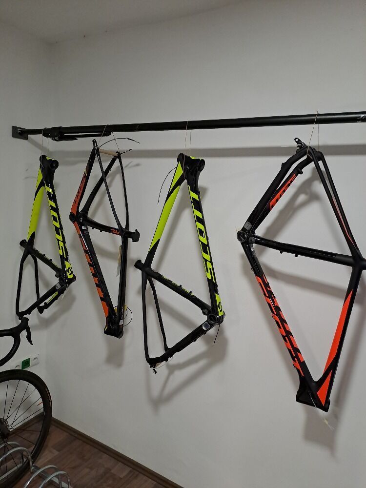 Nový karbonový rám SCOTT SCALE 900 RC / 29er / tepered / velikosti M a XL / i oranžové provedení