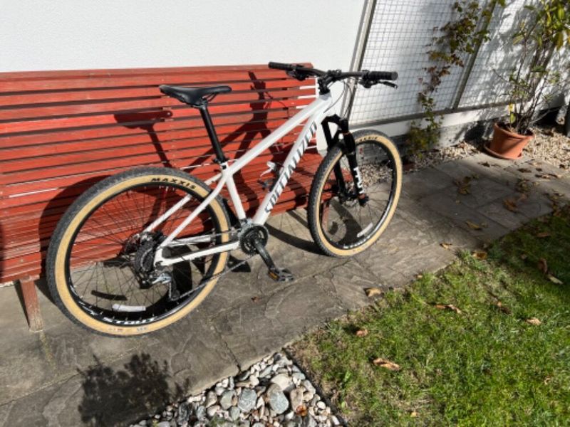 Specialized Rockhopper 27.5, nová vidlice RST First.