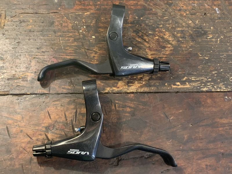 brzdové páky Shimano Sora na flatbar