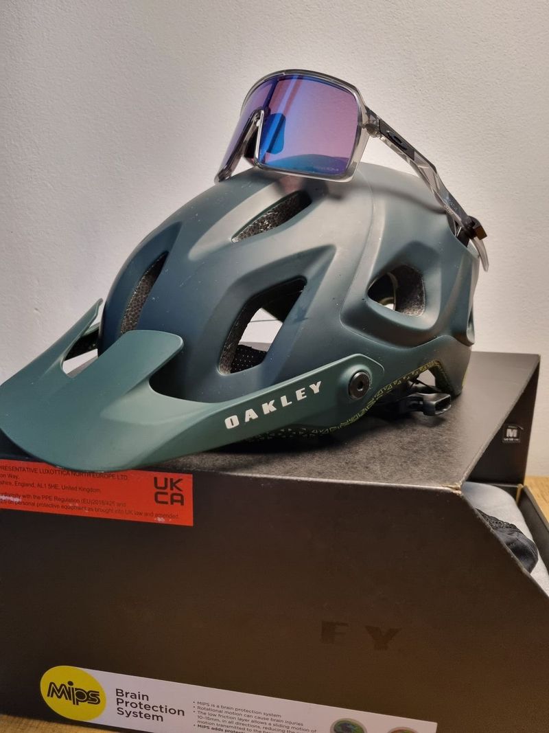 OAKLEY DRT5 EUROPE, MIPS, BOA, velikost M