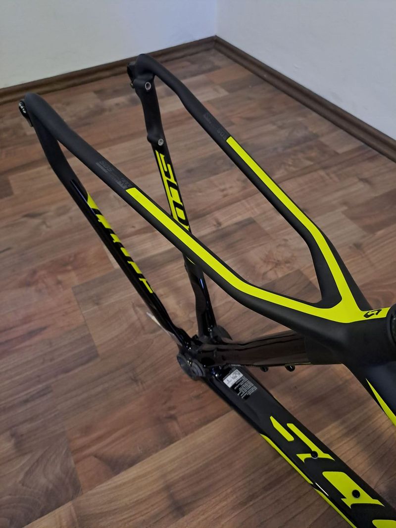 Nový karbonový rám SCOTT SCALE 900 RC / 29er / tepered / velikosti M a XL / oranžový i žlutý