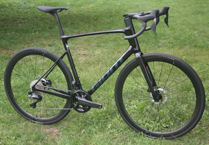 GIANT Defy Advanced Pro 0 Di2 2024 – špičkové endurance silniční kolo - NOVÉ