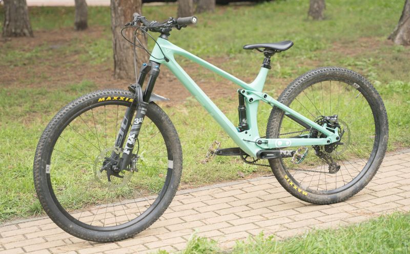 2023 YT INDUSTRIES IZZO CORE 2 29" KARBON