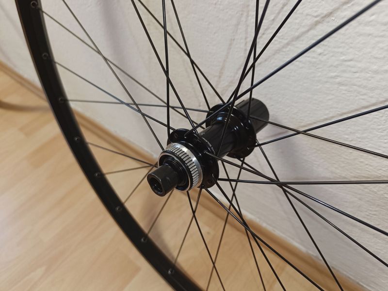 Nová silniční kola, náboje Shimano Tiagra