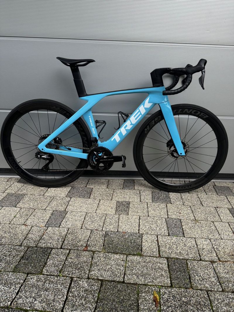 Prodám silniční závodní týmové kolo TREK MADONE SLR 9 GEN 7 Disc, POWERMETER, TOP stav, nepoškozené